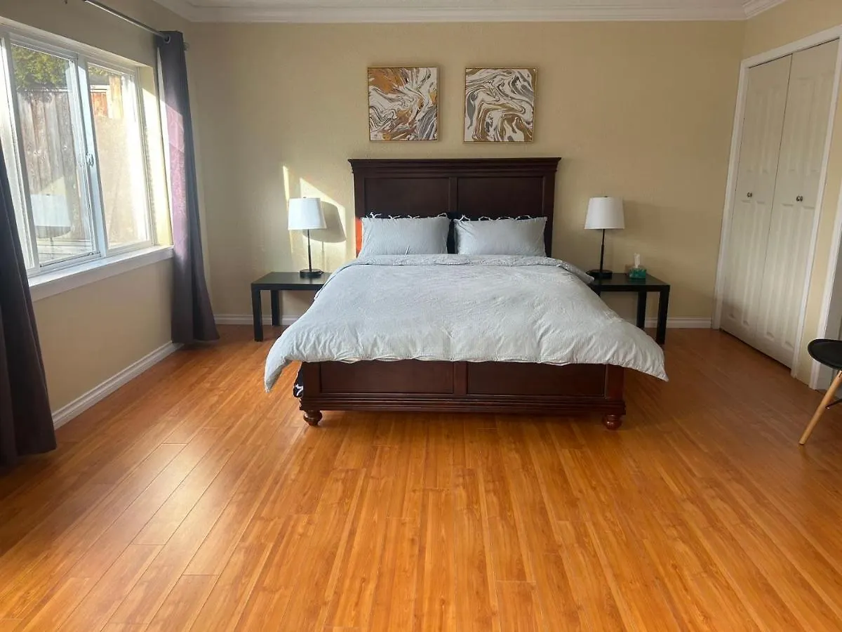 Holiday home Private Suite With Separated Entrance Monica'S Home Richmond Canada