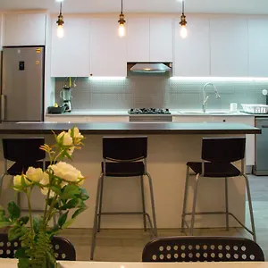 Cozy In With Full Kitchen 5 Minutes From The Homestay Cascais